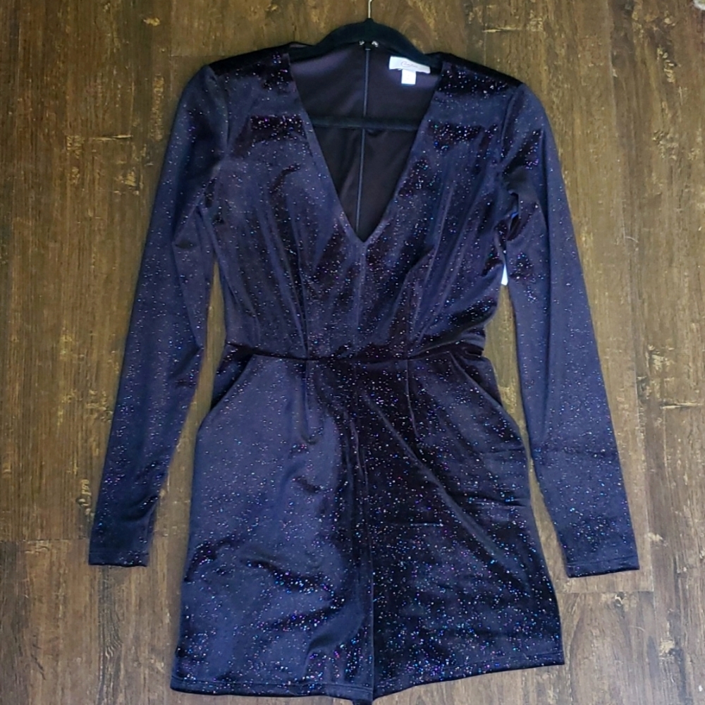 🎄 HOLIDAY VELVET ROMPER 🎄